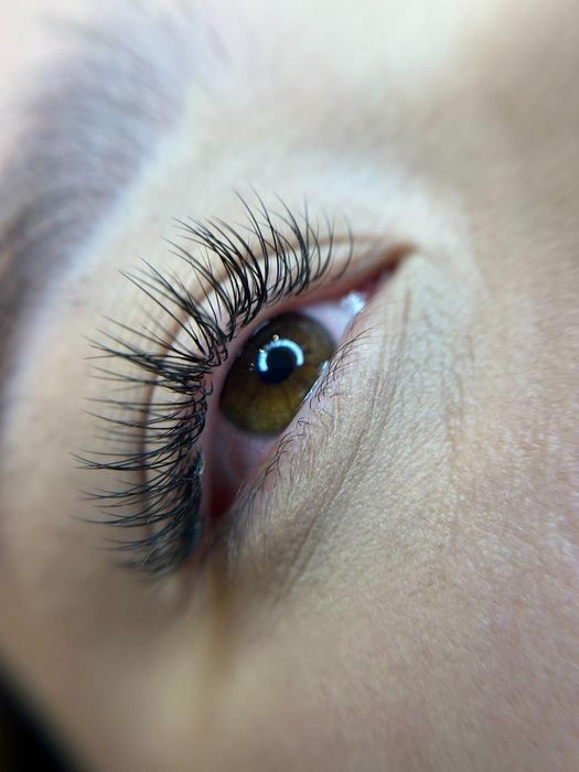 Przedłużanie rzęs/ efekty niestandardowe/ możliwy dojazd