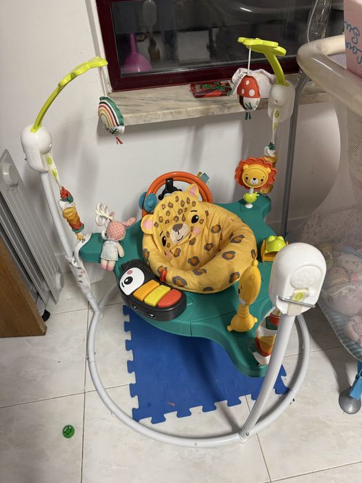 Parque de atividade pra bebé/ pula Pula