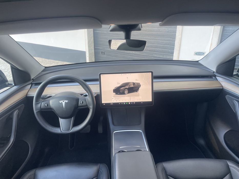 Tesla Y Long Range Dual Motor AWD