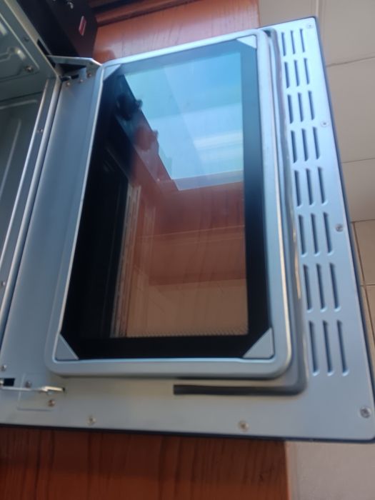 Forno Compacto de 38 Litros. Como novo