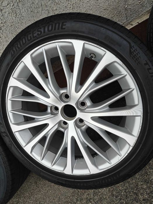 Диски 1-2-3шт  R18 на Toyota 8J 5×114,3 ET50 DIA60,1 чудовий стан