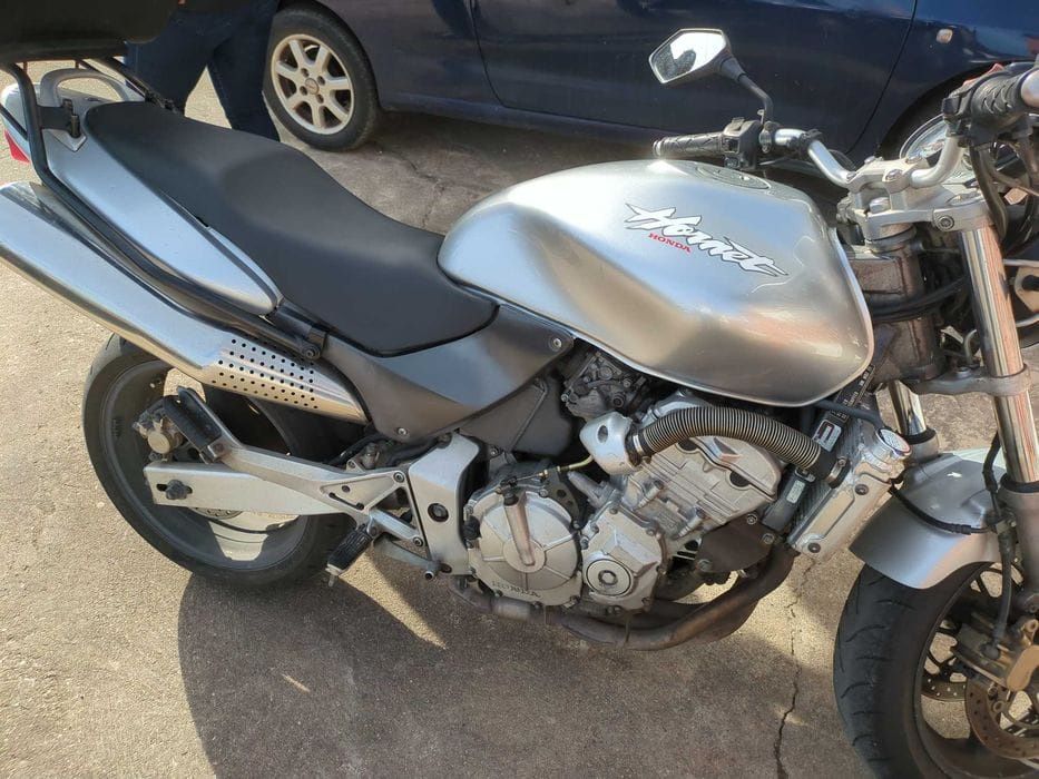 Hornet 600 cinza