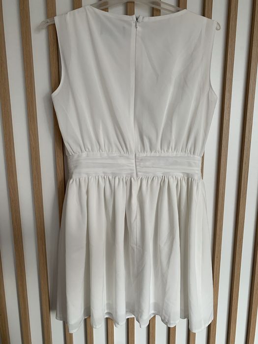 Biała elegancka sukienka S