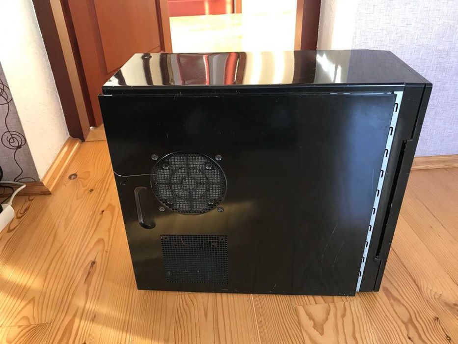 Персональний комп'ютер, монітор, клавіатура