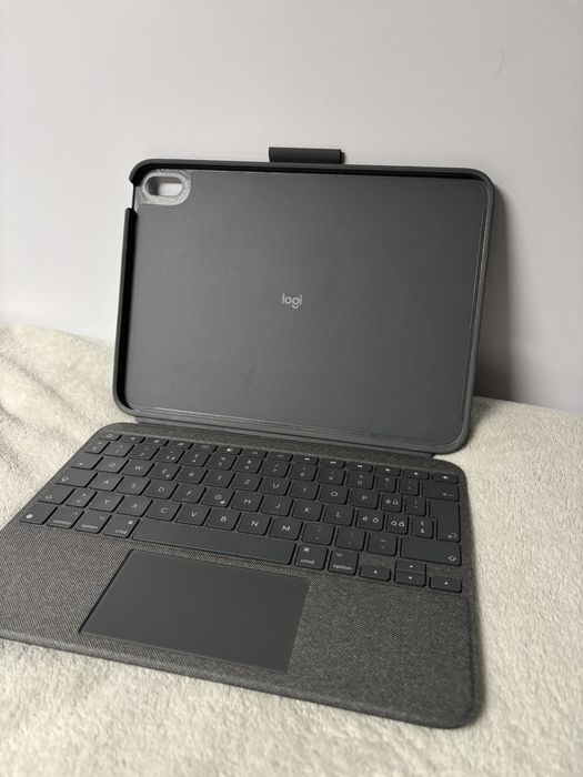 Etui z klawiaturą Logitech na iPad 10 gen Combo Touch