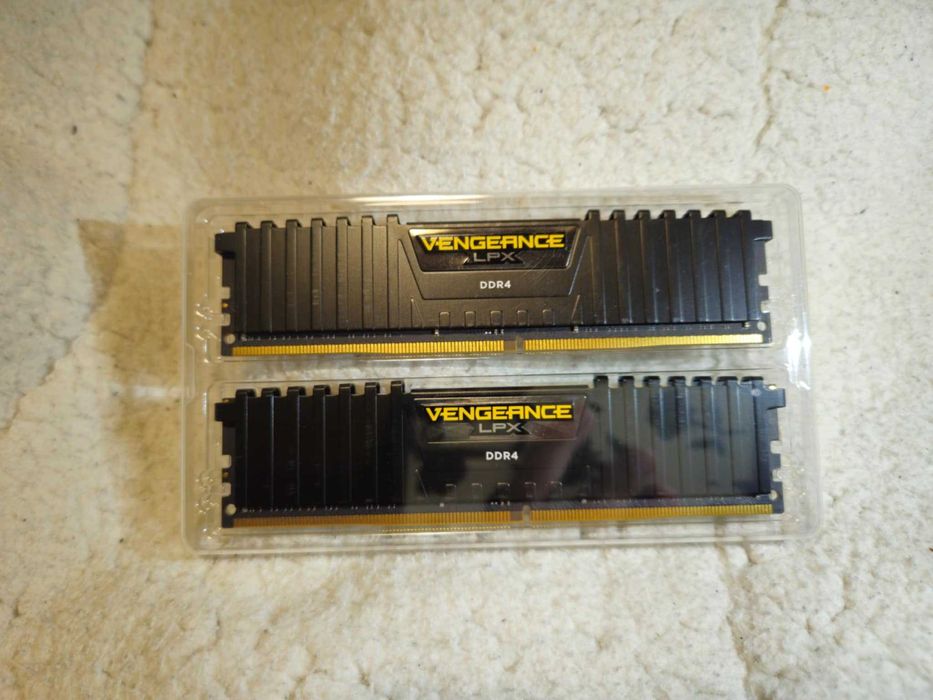 Corsair Vengeance LPX DDR4 2×16 GB 2666 MHz – with original box64740762378369122