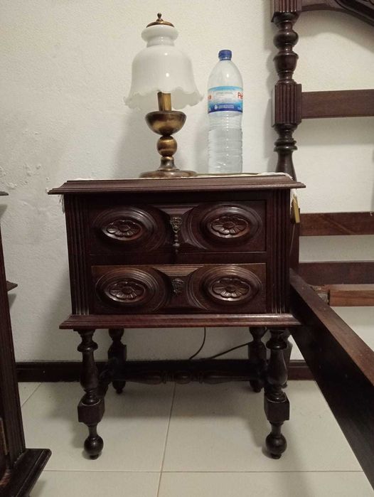 Conjunto mesas de cabeceira
