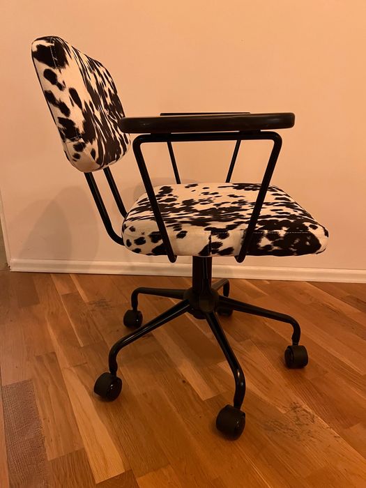 Krzesło biurowe obrotowe dalmatynczyk
