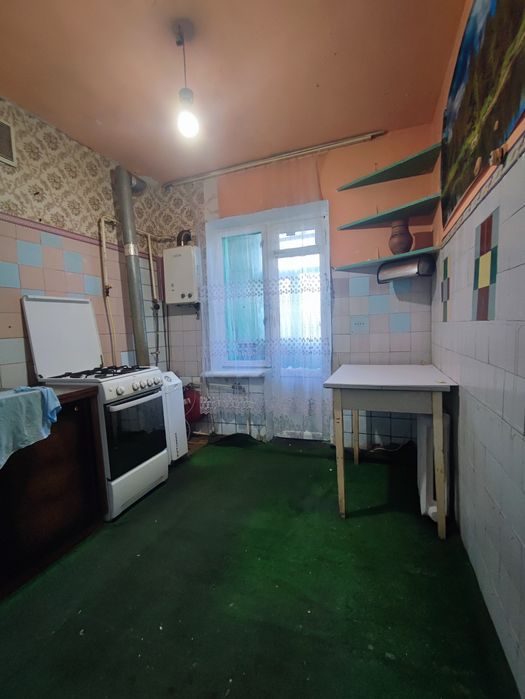 Продається 3- х кімнатна квартира Немішаєво центр 35000 $