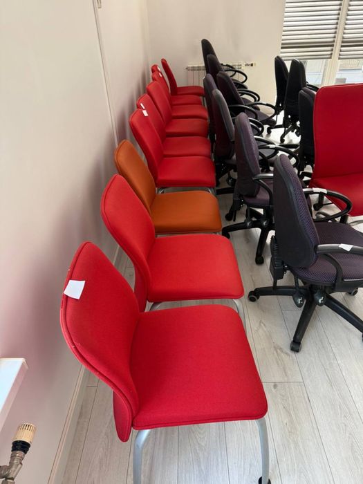 РАСПРОДАЖА офисных кресел стульев сетка директорские компьютерные