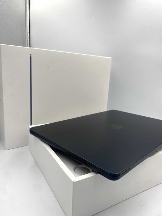 Ноутбук Apple MacBook Air 13“ M2 16/256GB Midnight (MC7X4) 2024