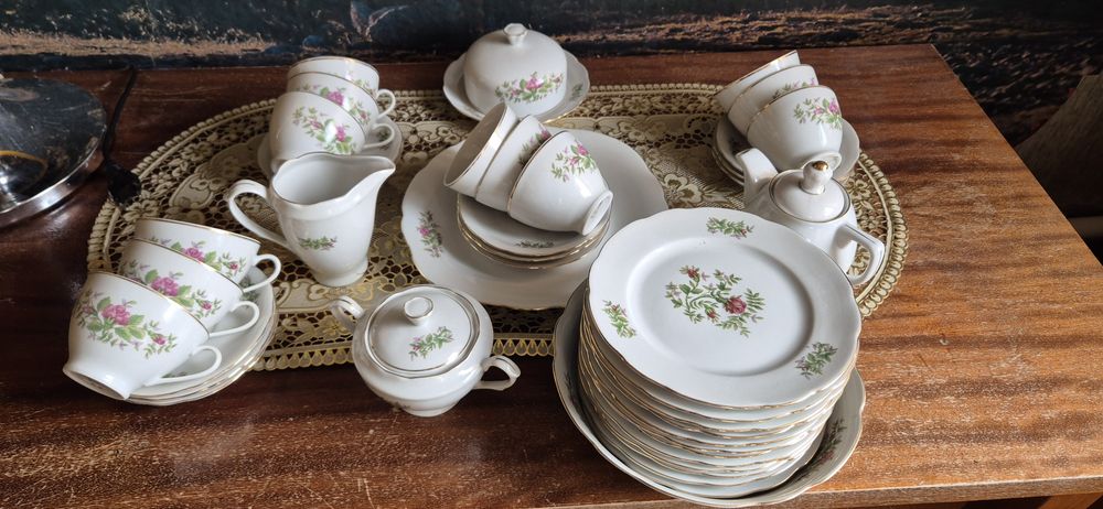 Продам набор посуды.