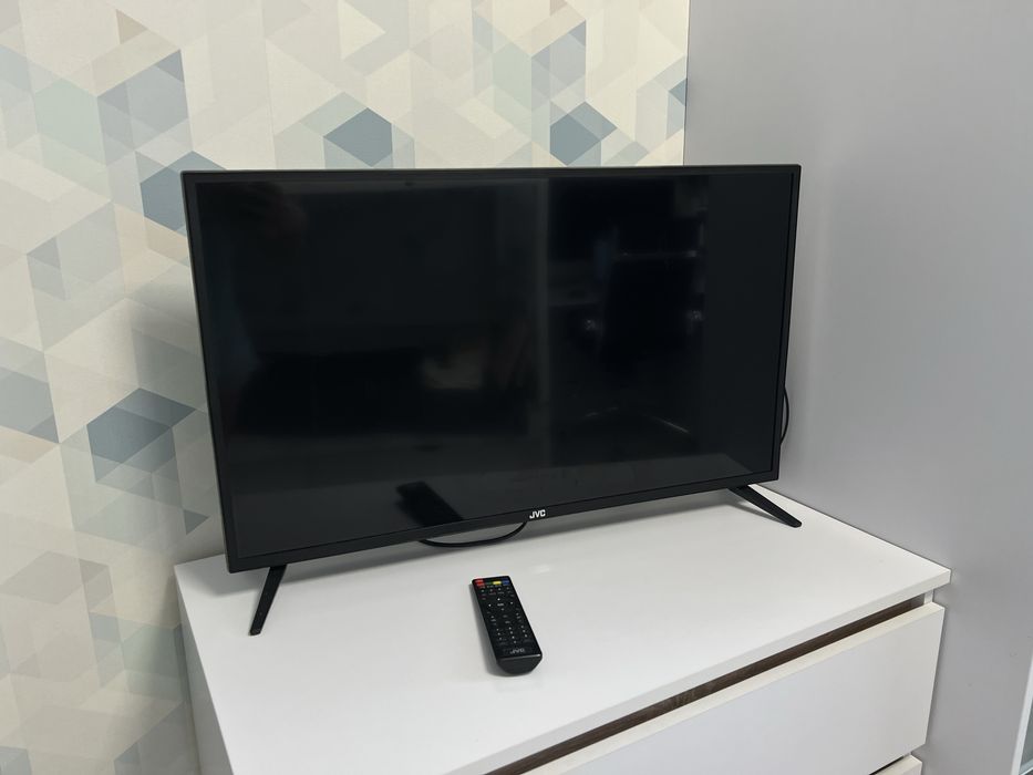 Телевізор JVC HD LED