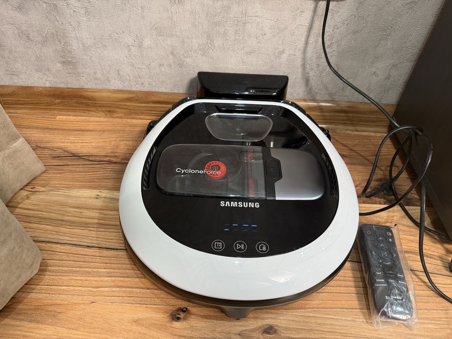 Samsung cycloneforce робот  пилосос SR10M7030WW