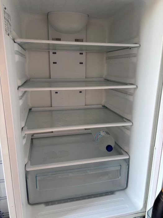 Combinado frigorífico e congelador