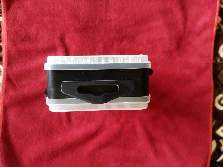 Набор бит с отвёрткой и приспособами для ремонта ноута и телефона.