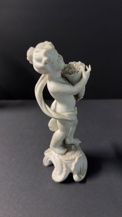 Escultura em biscoite da Fabrica da vista Alegre