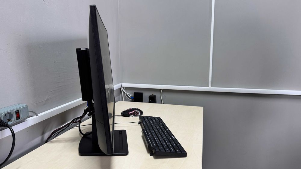 Моноблок для роботи MSI 27" EliteDesk 800 G3 Core i5-6500T 8/256GB