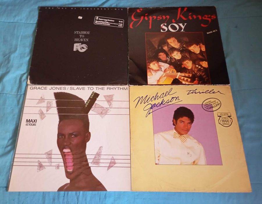 17 Discos de Vinil (Maxi Singles)