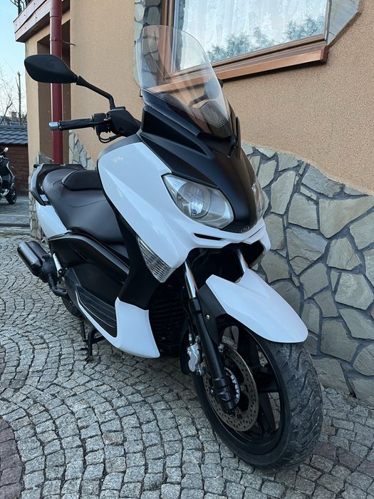 Yamaha X-max 125