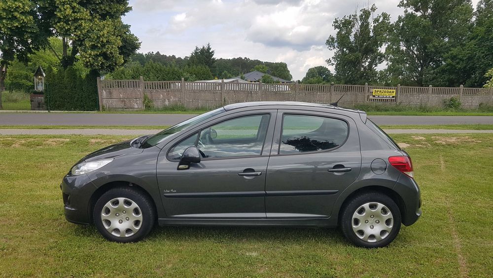 PEUGEOT 207 1.4benzyna 8v 75km 2010r PANORAMA DACH bluetooth KLIMATYZACJA