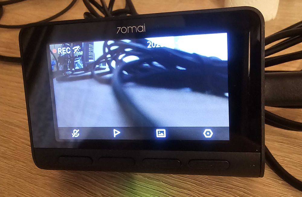 wideorejestratror 70mai a810