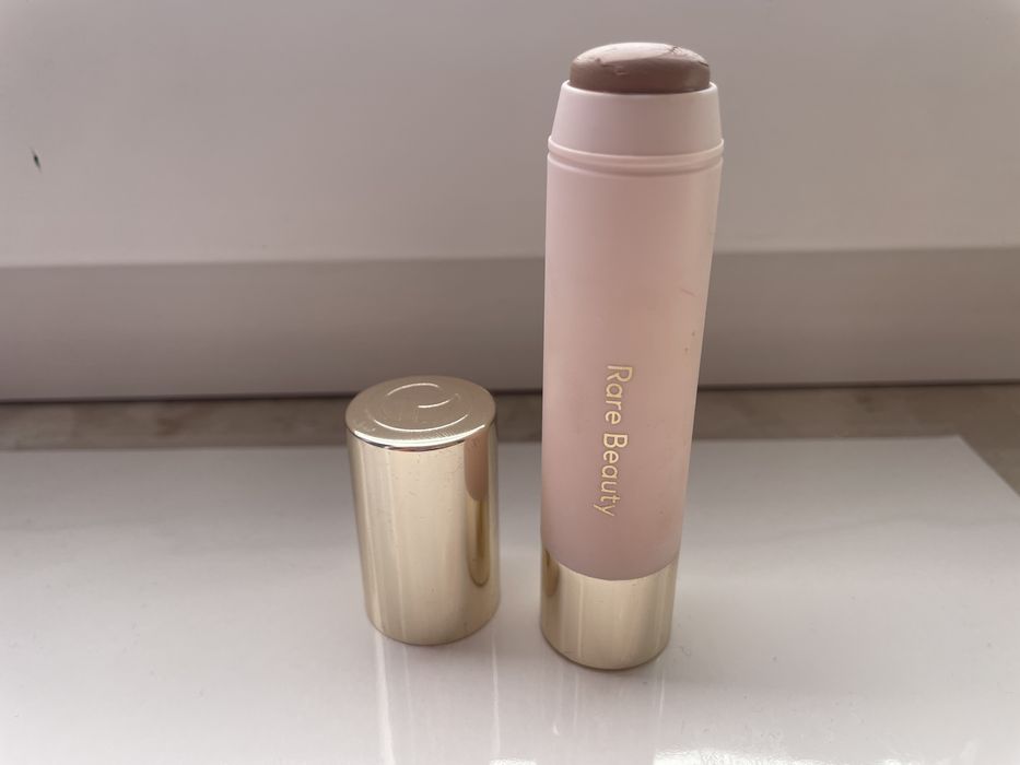 Bronzer w sticku Rare Beauty- Bright side