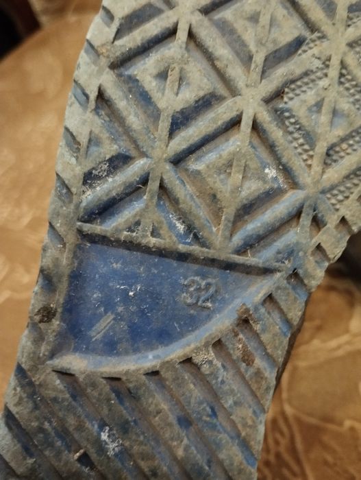 Продам детскую обувь