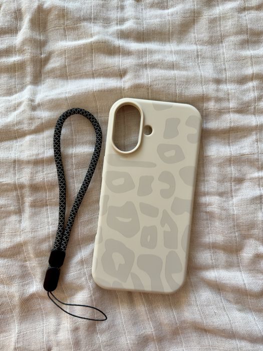 Продам бежевий тигровий чохол на Iphone 17 (silicone case)