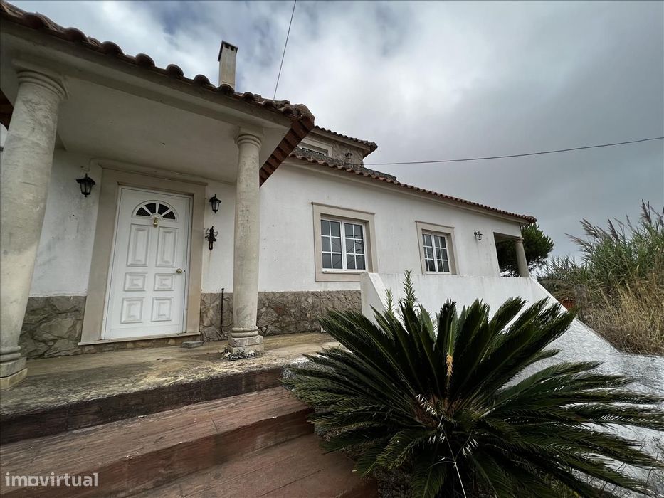 Moradia T3 + 1 | Usseira | Óbidos