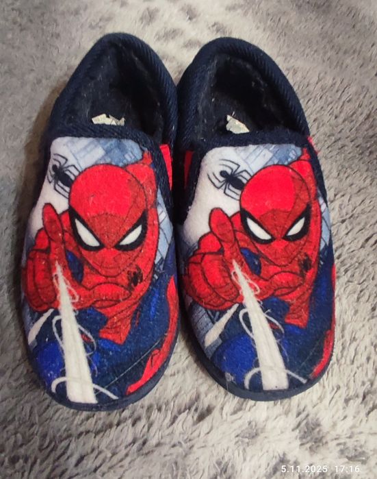 Ciepłe kapcie Spiderman dla chlopca