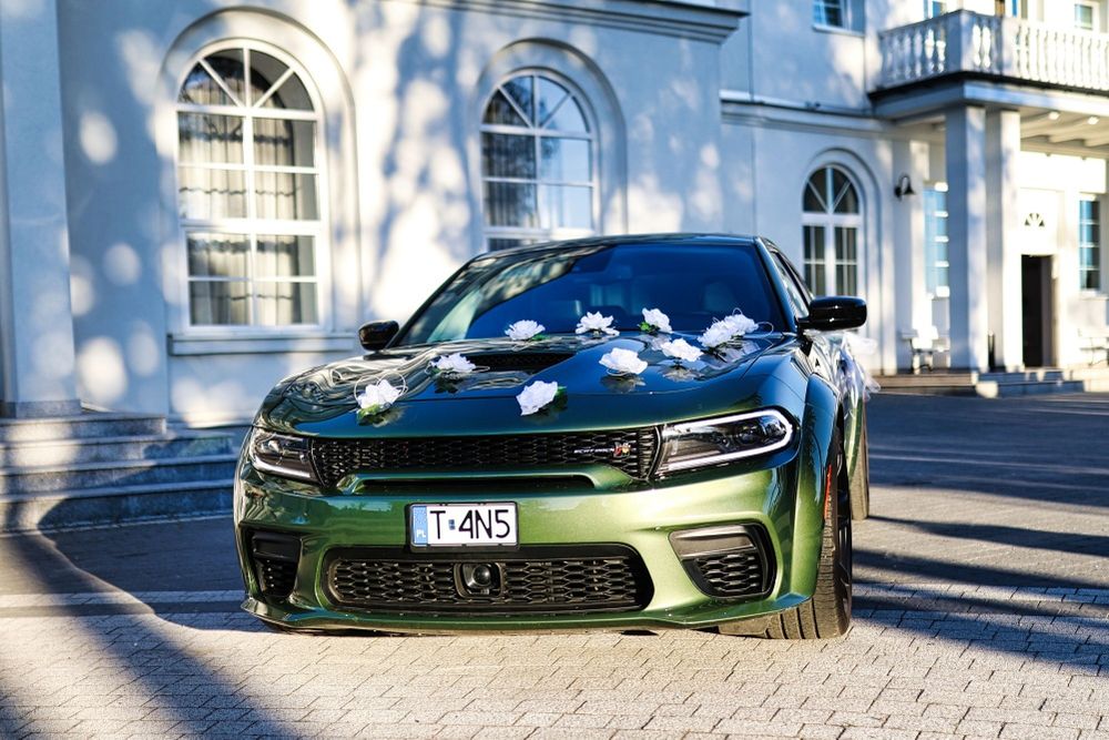 Auto do ślubu - Dodge Charger 6.4