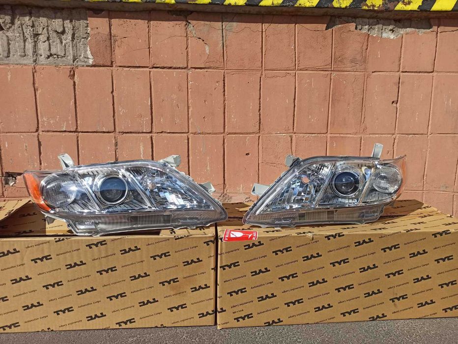 Фара ліва права левая правая Тойота Кемри TOYOTA CAMRY 06-11 (XV40)