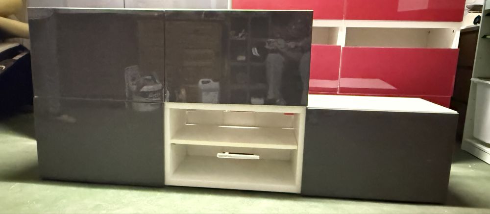Szafki Besta ikea szare polysk