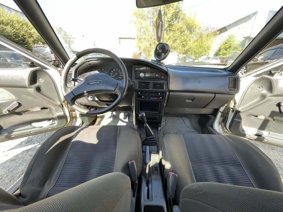 Toyota Corolla e90 1992