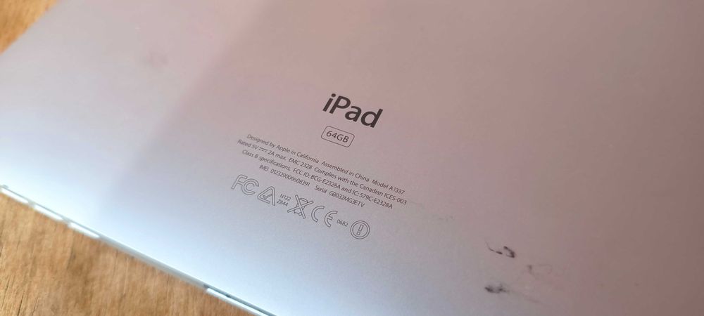Планшет Apple iPad 1 64GB Wi-Fi + Cellular (Model A1337) під відновлення / запчастини
