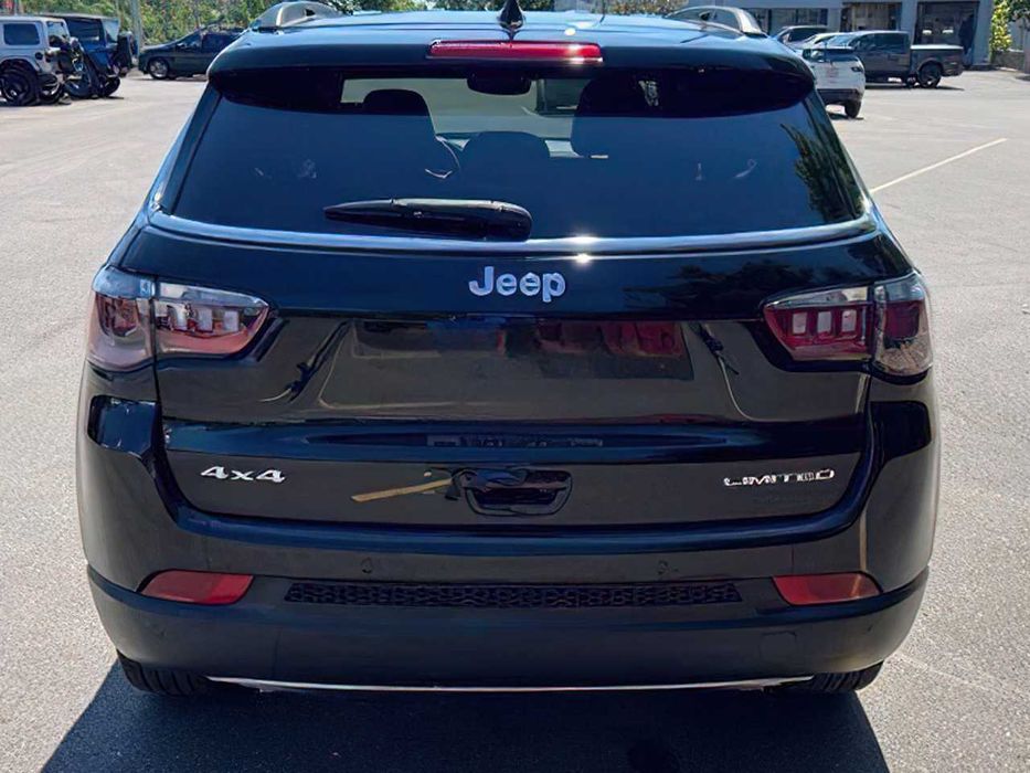 Jeep Compass      2023