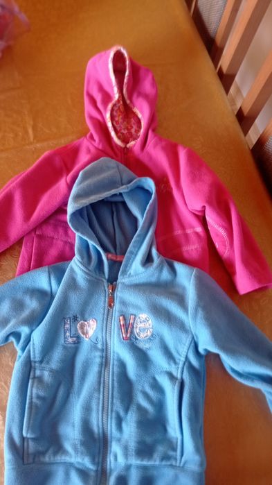 Bluzy polarowe (kurtki) 2 szt 86-92 dziewcz.