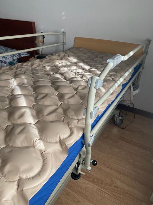 Cama Hospitalar c/ estrado eléctrico OFERTA Colchão anti escaras