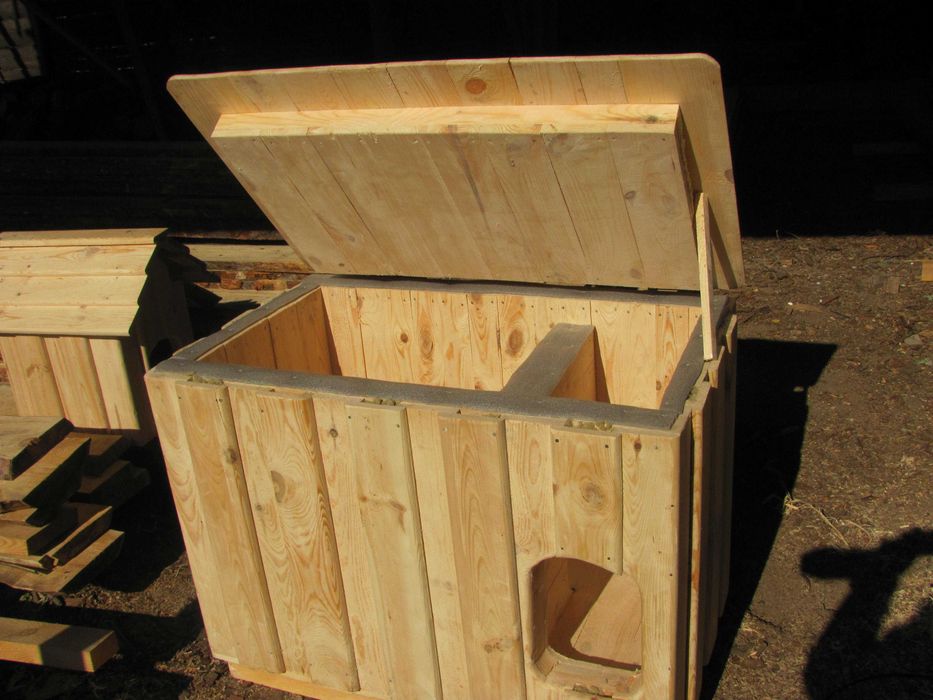 Будка для собак деревянная