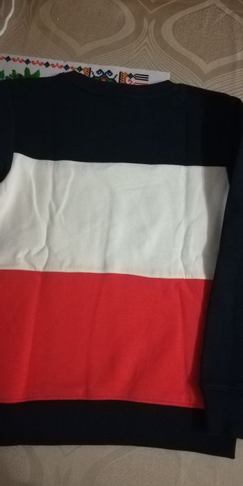 Новый свитшот мальчику Н&М на 6-8 лет