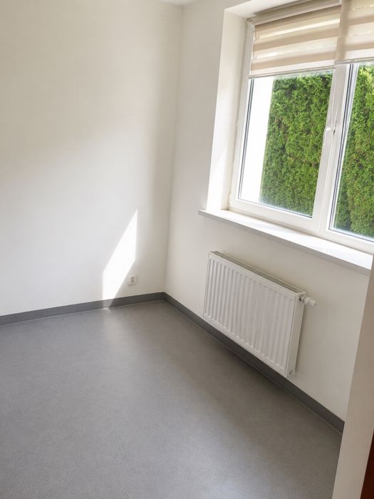 Lokal użytkowy 55 m² – parter, parking, zaplecze, WC