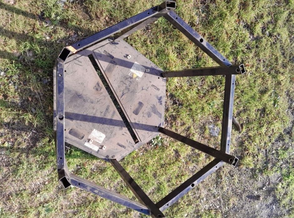 Металлический стол