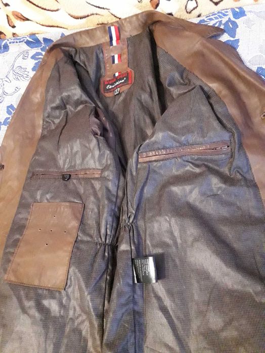 Шикарна шкіряна куртка.