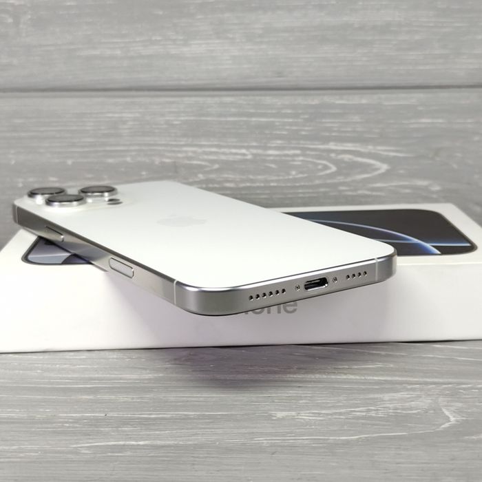 iPhone 16 Pro Max 256GB White Titanium | Відмінний стан | Батарея 95%