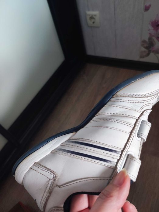 Шкіряні кросівки Bona 33розмір