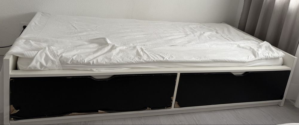 2 camas individuais Ikea