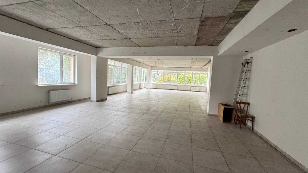 Світле та просторе приміщення на Виставці, 146 м2