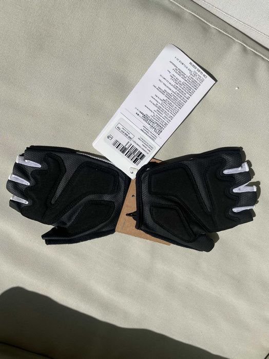 LUVAS BIKE / BTT SHIMANO PRETAS L - COM ETIQUETA - CURTAS/SEM DEDOS64283890942465122