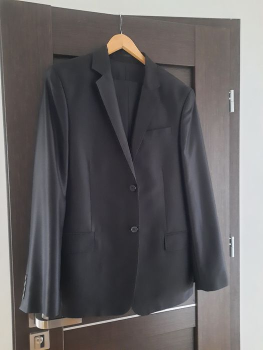 Czarny garnitur Lazar M